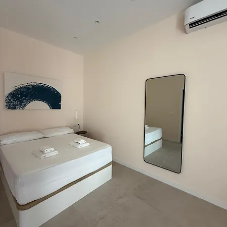 Roca Coll Msuites Apartman *